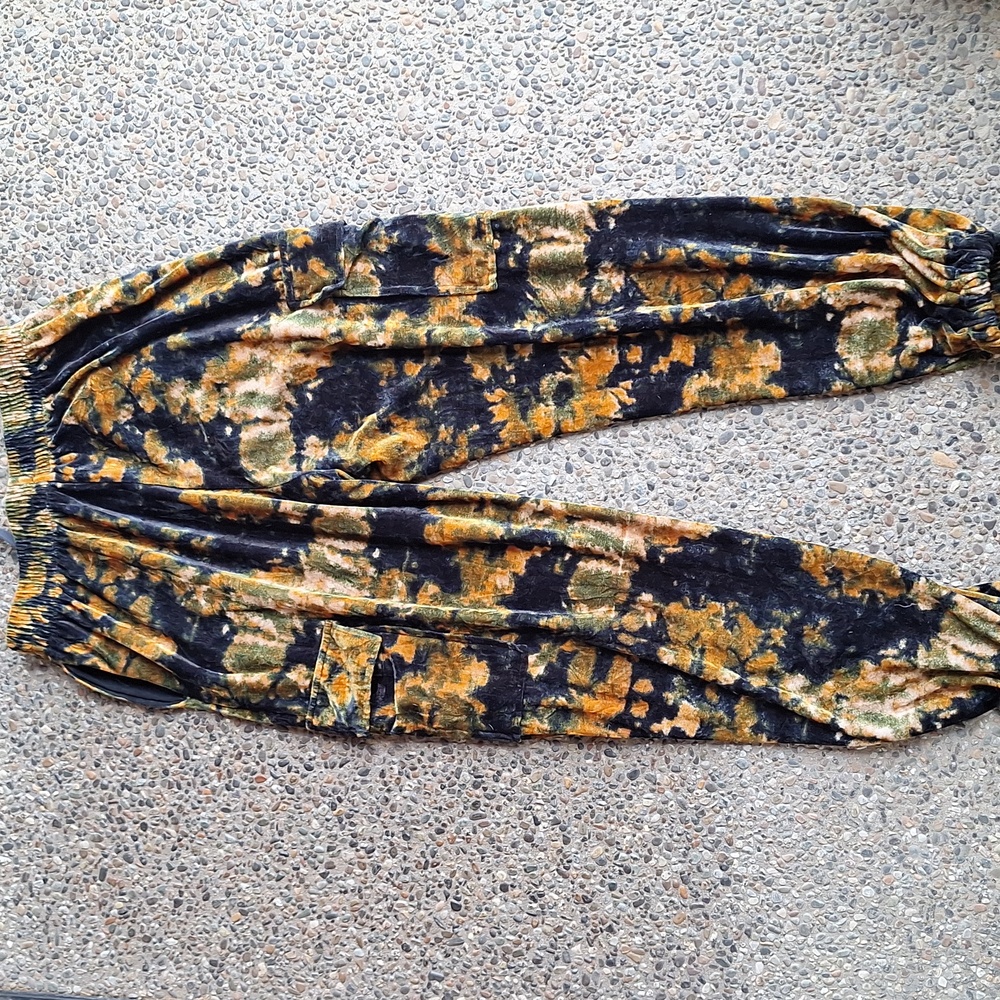 Urban Outfitters Penelope Velvet Joggers Black Green Orange Gold XS Cozy Chic - Picture 7 of 12